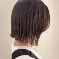 白髪ぼかしをした後、眉やチークの色に迷っていませんか？美容師が教えるメイクとのバランス
