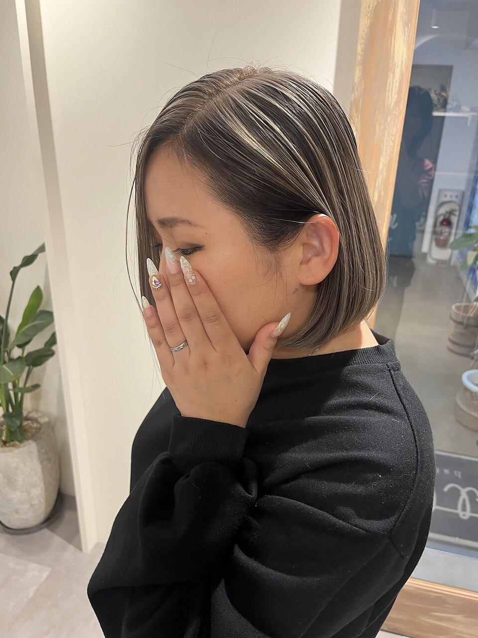 白髪ぼかしのハイライトヘア