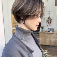 白髪ぼかしのオーダー、美容師にどう伝える？「なんとなく」で終わらせない伝え方のコツ
