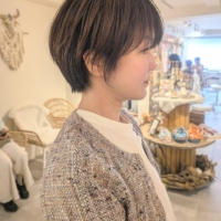 白髪ぼかしハイライトのヘアスタイル写真 at tee…